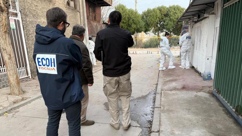 Mujer muere tras ser baleada dentro de su casa en Pudahuel: su pareja quedó con lesiones Mujer muere tras ser baleada dentro de su casa en Pudahuel: su pareja quedó con lesiones