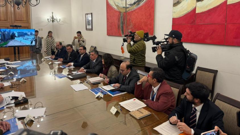 Realizan reunión de urgencia en La Moneda por investigación de niños haitianos que ingresaron al país Realizan reunión de urgencia en La Moneda por investigación de niños haitianos que ingresaron al país
