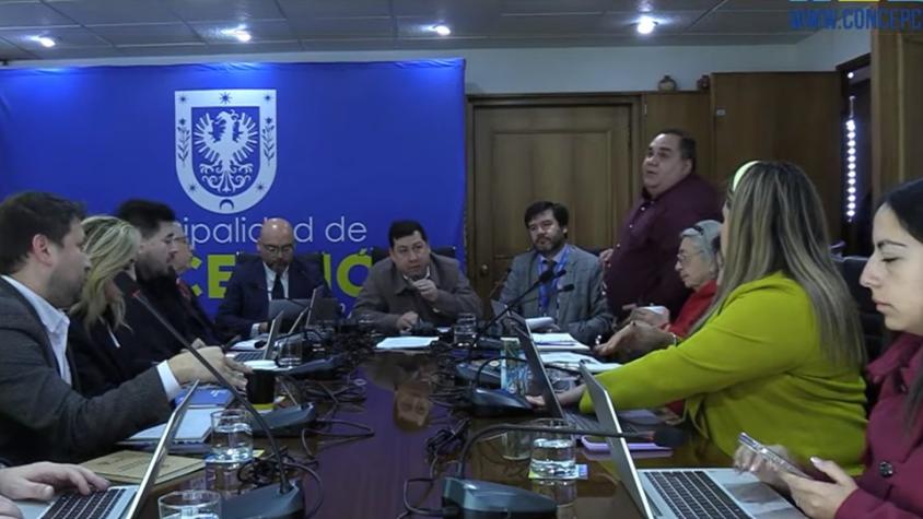 Concejal pidió disculpas tras hacer leer documento a edil con discapacidad visual en Concepción