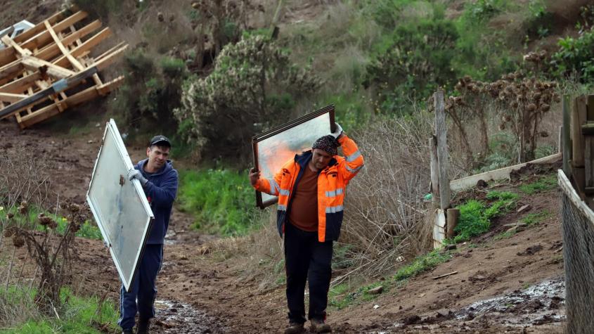 Damnificados por el temporal se levantan con poca ayuda