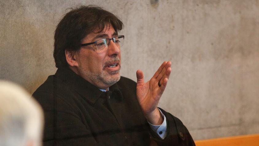 Tribunal autoriza viaje de Daniel Jadue a Iquique pese a arresto nocturno: presentará su libro en el norte