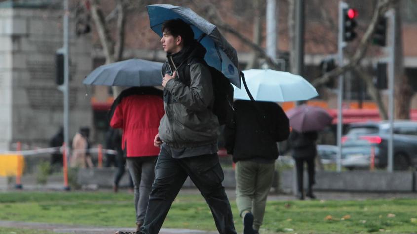 Incluida la RM: pronostican lluvias y tormentas eléctricas para este viernes en seis regiones Incluida la RM: pronostican lluvias y tormentas eléctricas para este viernes en seis regiones