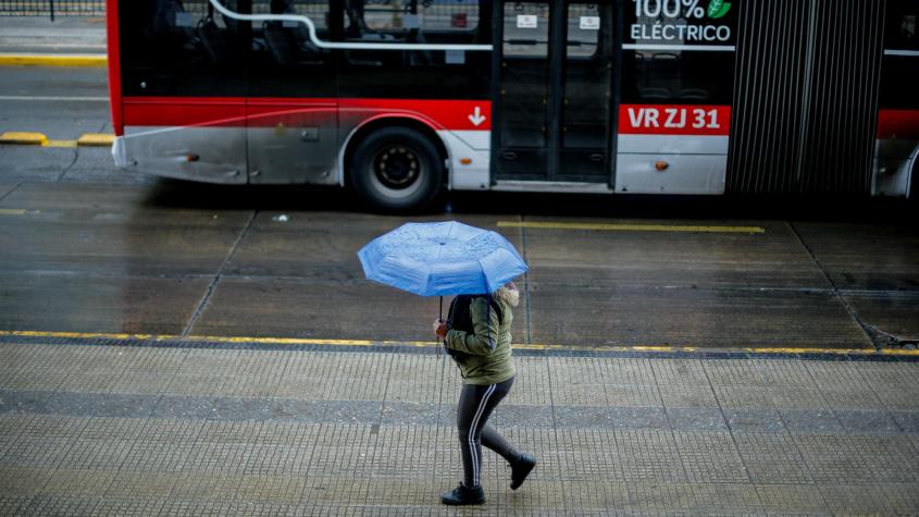 Hasta 50 mm de lluvia en 24 horas en la región Metropolitana: Gianfranco Marcone anticipa nuevo sistema frontal para la próxima semana Hasta 50 mm de lluvia en 24 horas en la región Metropolitana: Gianfranco Marcone anticipa nuevo sistema frontal para la próxima semana
