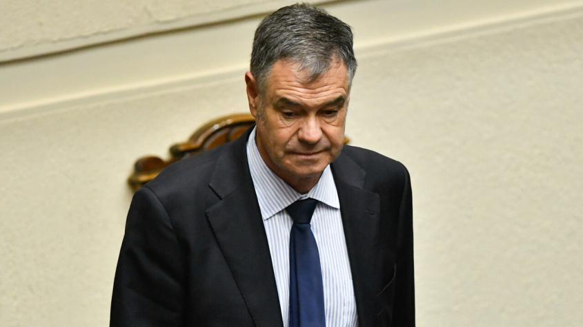 Ossandón califica de "bochorno" AC contra Grau y cuestiona a Republicanos: "Le están haciendo daño a su Presidente" Ossandón califica de "bochorno" AC contra Grau y cuestiona a Republicanos: "Le están haciendo daño a su Presidente"