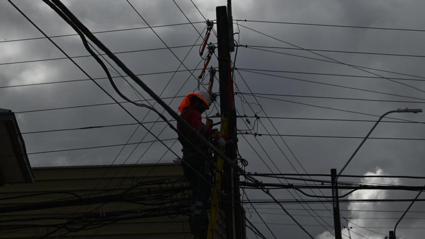 Exclusivo | SEC formula cargos contra Municipalidad de Cerro Navia por muerte de persona electrocutada durante sistema frontal