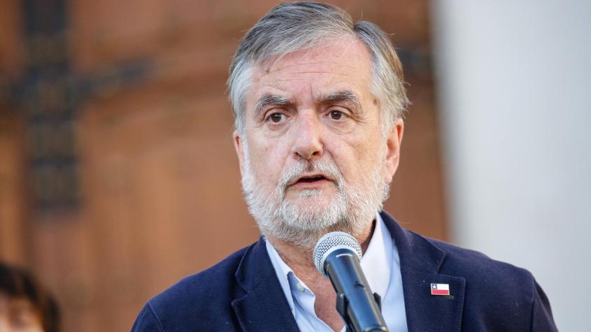 Ministerio de las Culturas explica aumento de sueldo a los seremis: "Corresponde a una Política de Estado" Ministerio de las Culturas explica aumento de sueldo a los seremis: "Corresponde a una Política de Estado"