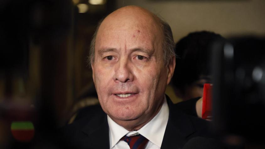 "No está arriba de la mesa": Quiroz descarta propuesta de senador Araya de rebajar impuesto a los combustibles para retomar diálogo