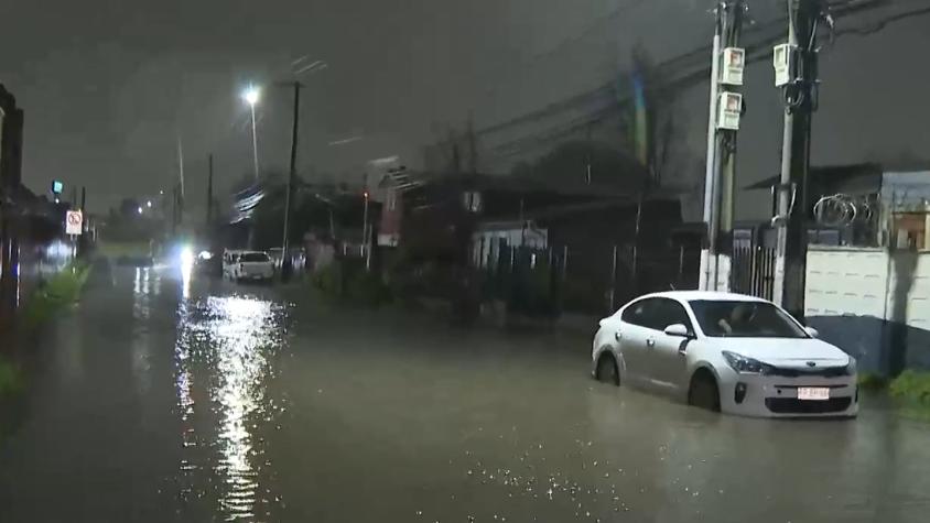 Autos quedaron atrapados por anegamientos por lluvias en Talcahuano