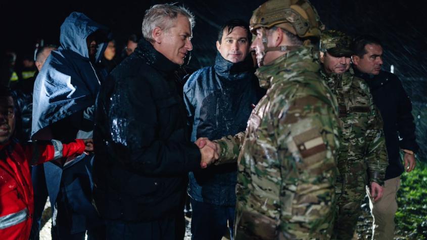 Sistema Frontal: Presidente Kast llega al Maule y supervisa ayuda que entrega Ejército a afectados