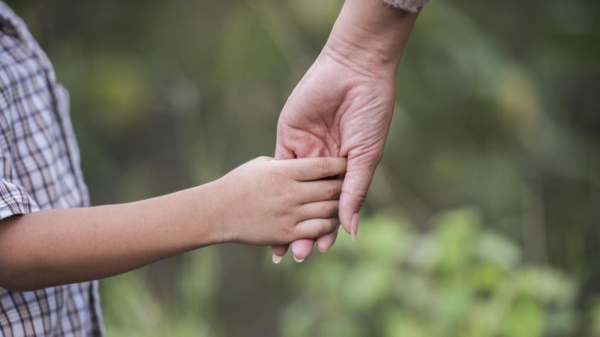 Investigan posible caso de canibalismo de madre a su hijo en Australia: cuerpo del niño tenía "graves" lesiones en un brazo