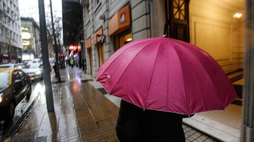 Gobierno declara emergencia preventiva en diez regiones por sistema frontal