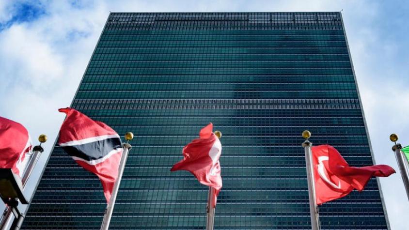 Un hombre muere tras prenderse fuego frente a sede de la ONU en Nueva York