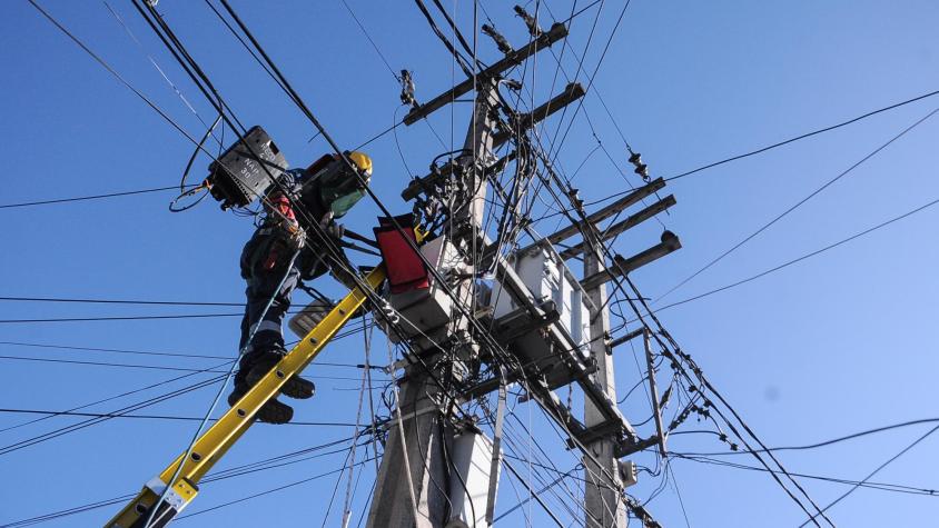 Enel anuncia corte programado de luz para este domingo en tres comunas de la RM
