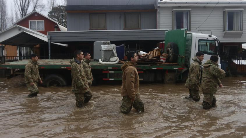Vecinos de Angol pedían evacuación en transmisión en vivo de autoridades mientras se inundaban: alerta SAE llegó 3 horas después