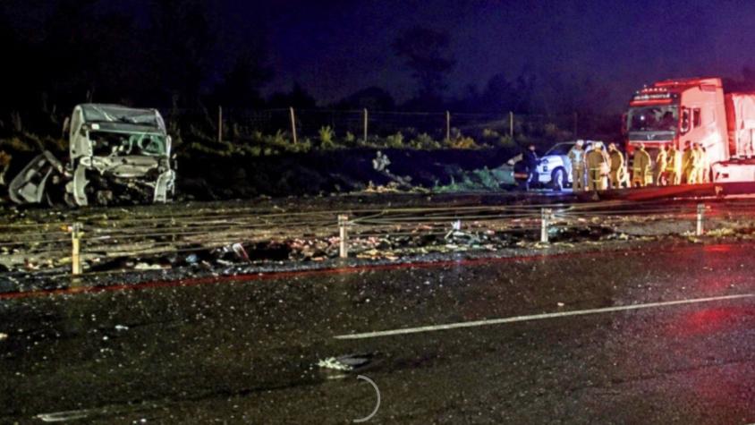 Militar muere tras violenta colisión entre camiones en Ruta 5 Sur: hay otros tres lesionados