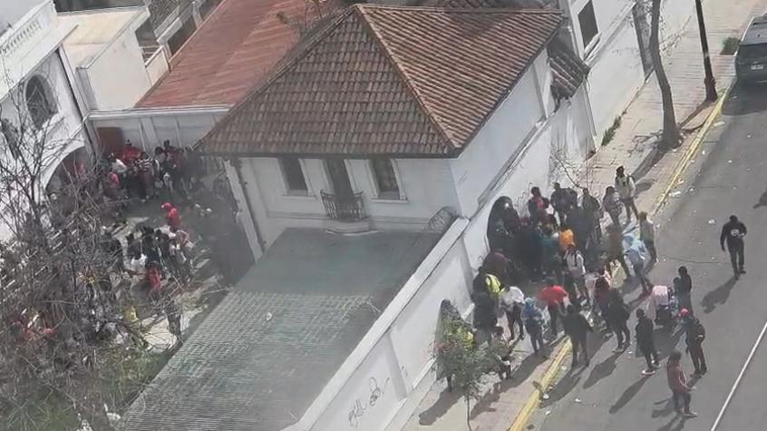 Denuncian disturbios en la embajada de Haití: Personas ingresaron a la fuerza al recinto