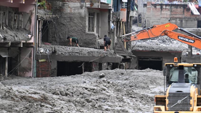 933 trabajadores siguen atrapados: La dramática búsqueda de vida en túneles de Nepal