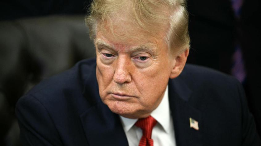 Tras veto a medios: principales cadenas de TV de EE.UU. suspenden cobertura conjunta de Trump