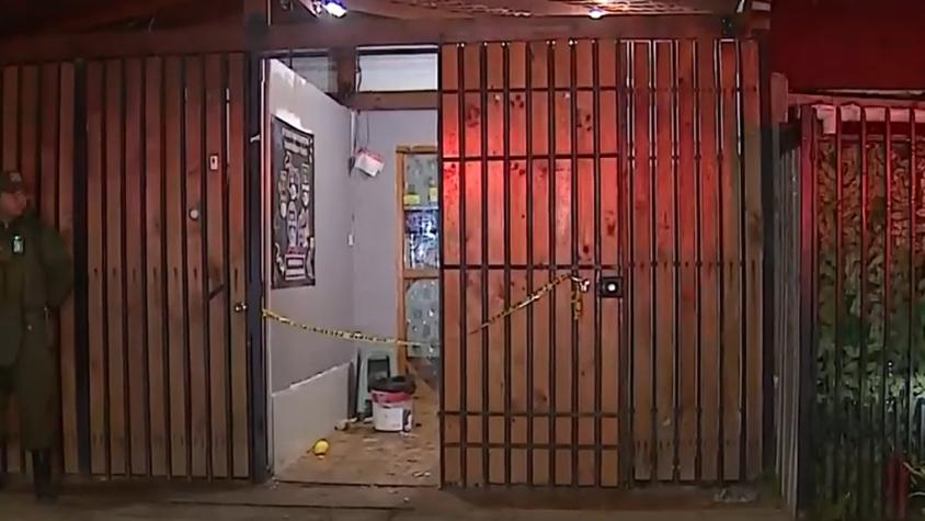 Grupo de sujetos persiguió y baleó a mujer en Maipú: dueño de local comercial la ayudó y terminó apuñalado