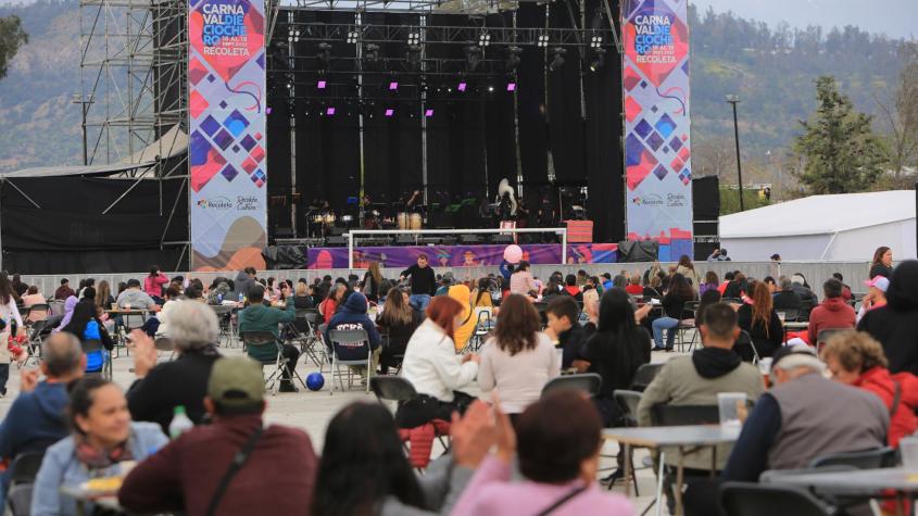 Reportajes Teletrece | Evento municipal en Recoleta quedó a cargo de un presunto estafador