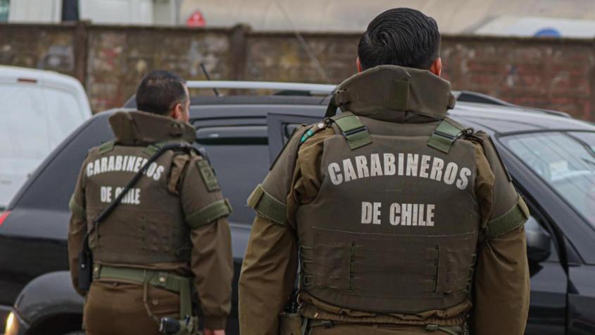 Carabineros disparó contra sujeto que los atacó con un hacha en Iquique: Quedó detenido