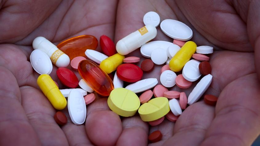 Cámara aprueba proyecto que crea beneficio de compensación por compra de pañales y medicamentos: ¿en qué consiste?