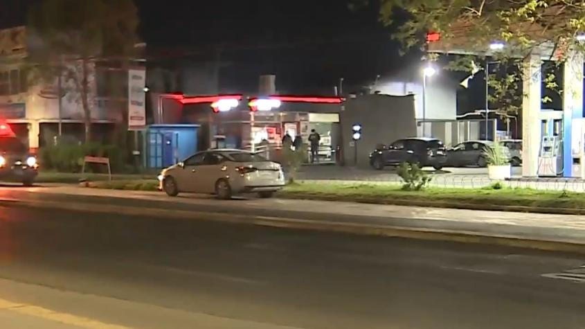 Carabinero de franco fue baleado tras intentar evitar robo de un vehículo en servicentro de Macul