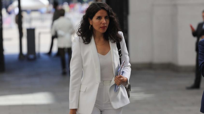 Senadora Gatica pide más coordinación en casos como 'Yo elijo mi PC' y recalca: "Da nervios enterarse por la prensa"