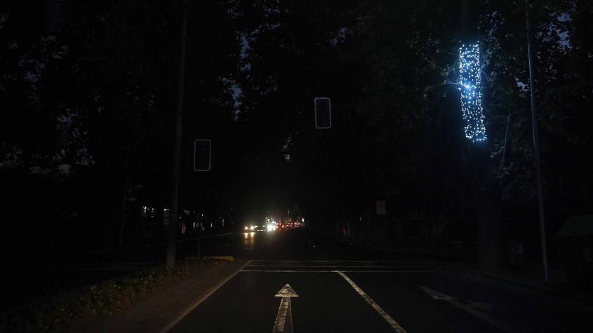 Casi 13 mil clientes sin luz en Santiago: Revisa el estado del suministro en tu comuna