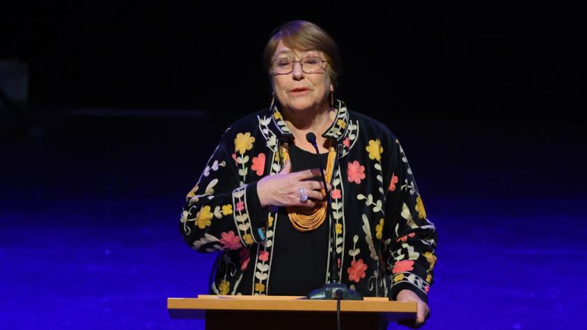 "¿No hay segunda sin tercera?": Bachelet abre la puerta para nueva candidatura presidencial