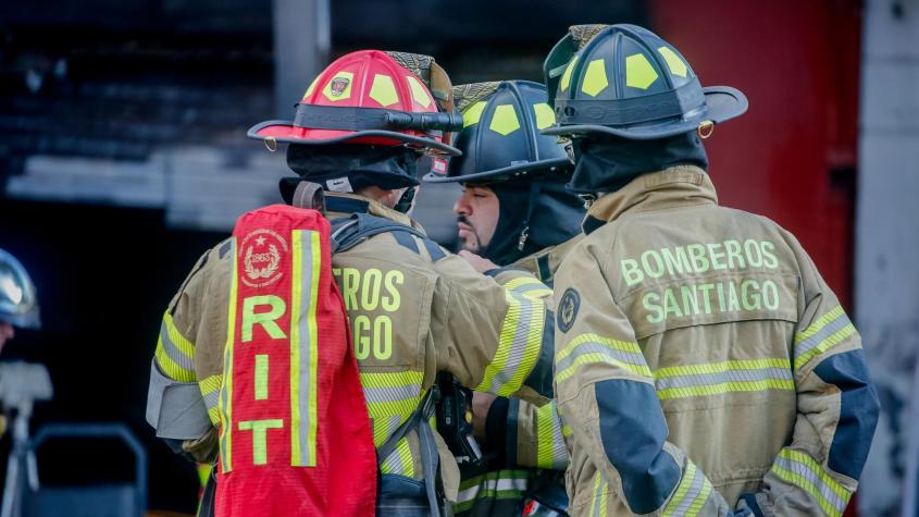 Bomberos reporta emanación de humo en Centro Cultural La Moneda