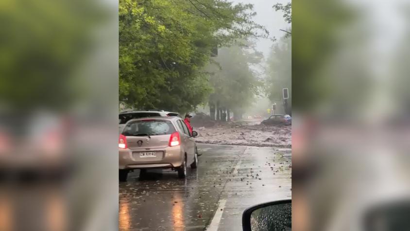 Municipio estableció perímetro de seguridad: Las calles de Las Condes por las que se debe evitar transitar tras aluvión
