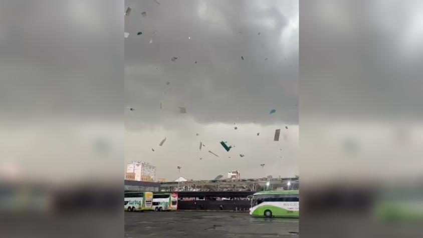 ¿Huracán en Santiago? Explican fenómeno que provocó voladura de techos en Estación Central en medio de la tormenta