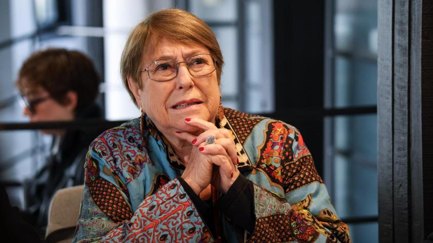 Bachelet asegura que "no estamos de candidatos" con Boric y dice que su rol es "contribuir a apoyar"