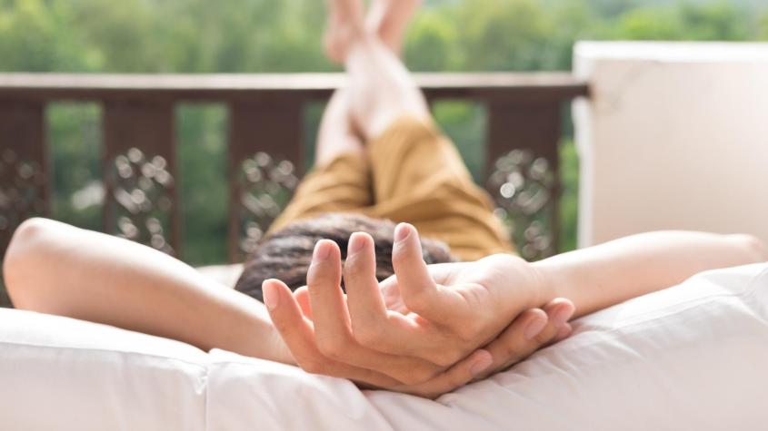 Estudio con 995 mayores vincula la siesta diaria con un 48 % más de riesgo de demencia