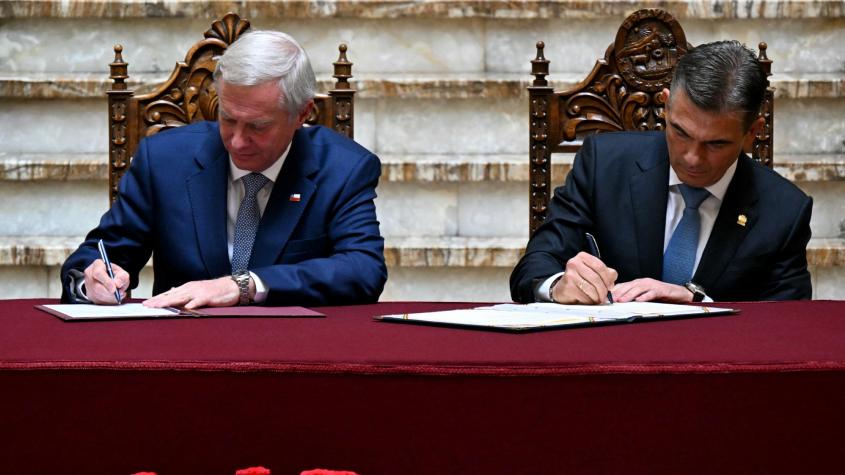 Kast firma acuerdos con Bolivia: abarcan ampliación de preferencias arancelarias e intercambio de tecnologías en minería