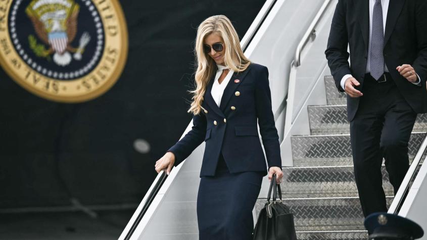 Renuncia la portavoz de la Casa Blanca a una semana de su nombramiento por Trump