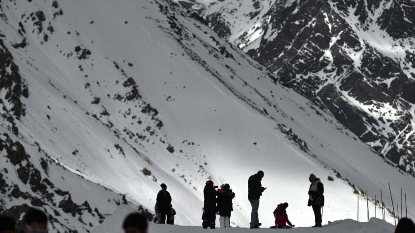 Habían sido advertidos: Lo que se sabe de avalancha que dejó al menos cuatro muertos en Laguna del Inca
