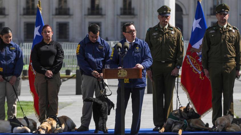 Presidente Kast aprueba Alto Mando 2027 de Carabineros y de la PDI: así quedaron conformados