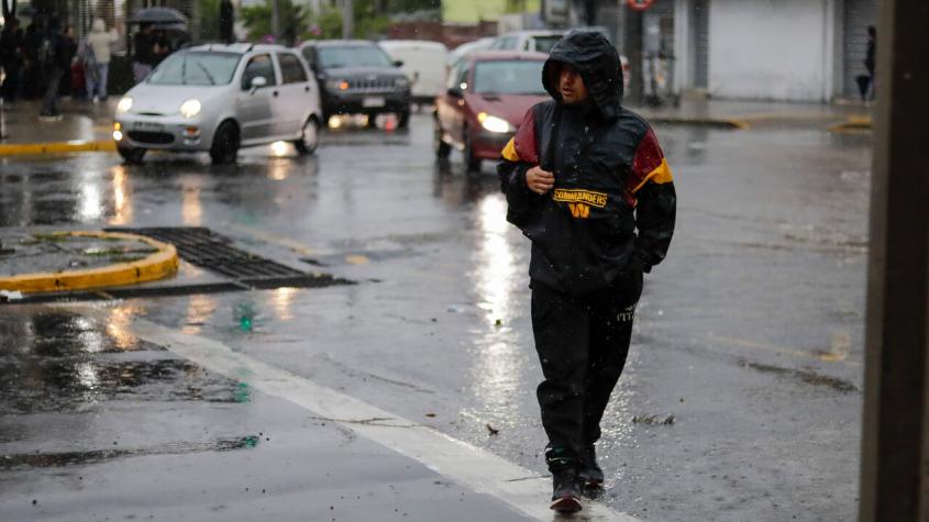 Revisa cuántos mm de lluvia se esperan este martes en cada sector de Santiago