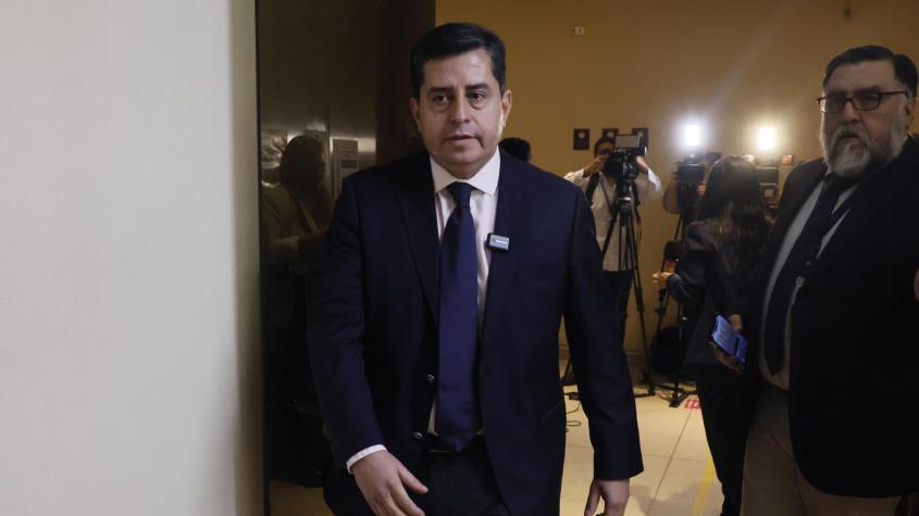 Senador Araya (PPD) apunta contra el "socialismo autoritario" tras remoción de la Comisión de Constitución: "Han tratado de instalar que me pasé a la derecha"