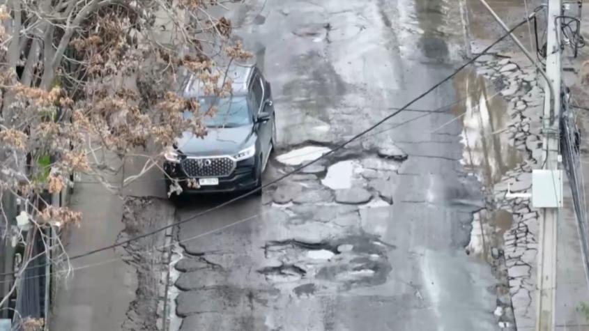 Gobierno anuncia $1.000 millones para reparar hoyos en las calles de Santiago 