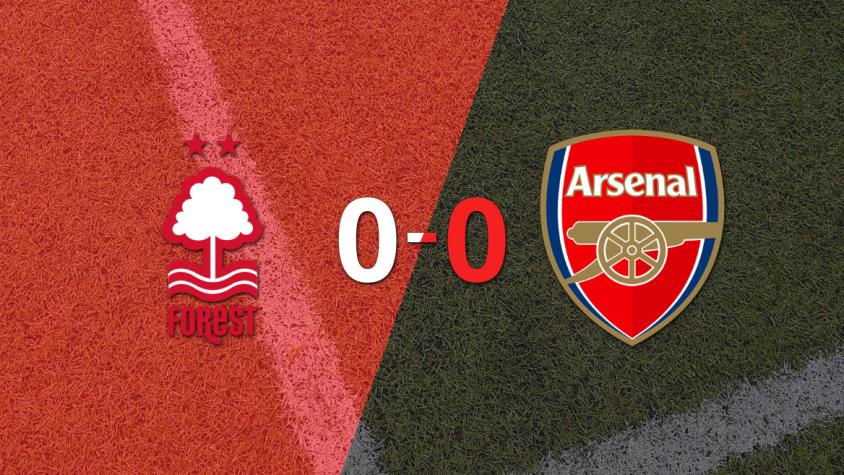 Nottingham Forest y Arsenal no se sacaron ventaja y terminaron sin goles